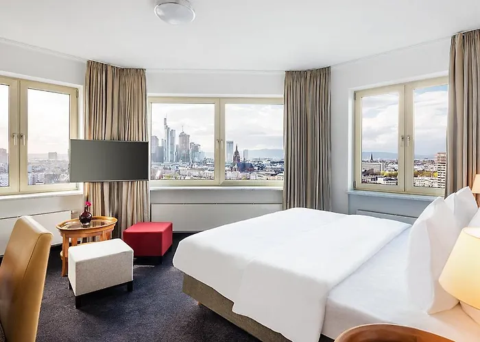 فندق Main Plaza Tower 4*