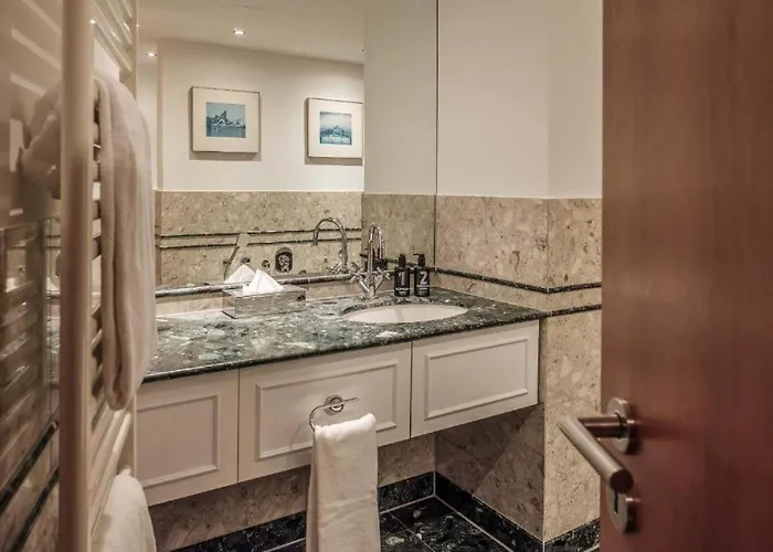 Main Plaza Tower Hotel 4*